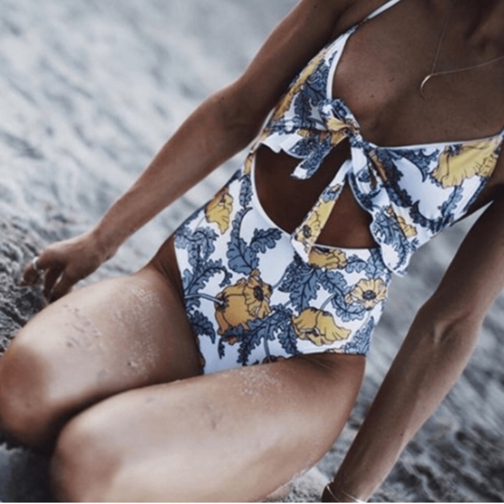 Ruffle One Piece Bikini